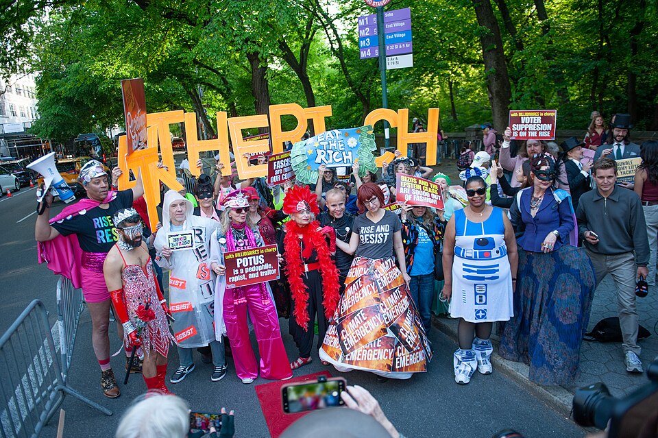Met Gala 2026. Expensive Anxiety on the Steps